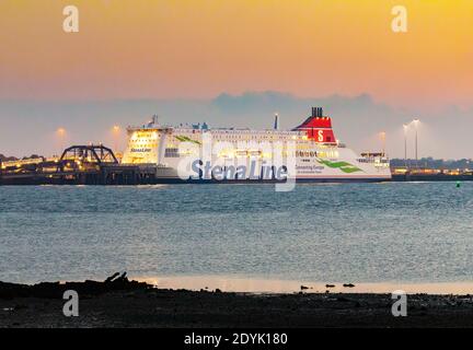 Stena Line Fährschiff im Harwich International Port, Essex, Großbritannien Stockfoto