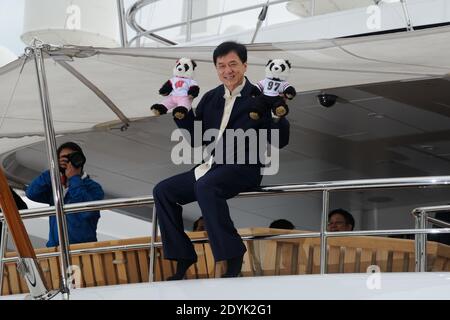 Jackie Chan posiert während der Skiptrace Fotocall in Cannes, Frankreich am 16. Mai 2013. Foto von Alban WytersABACAPRESS.COM Stockfoto