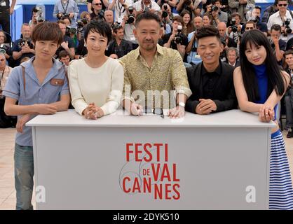 Jia Zhangke, Tao Zhao, Lanshan Luo, Yu Lik Wai, Baoqiang Wang, Meng Li posiert im Fotocall "Tian Zhu Ding" (A Touch of Sin), der am 17. Mai 2013 im Palais des Festivals im Rahmen der 66. Filmfestspiele von Cannes in Cannes, Frankreich, stattfand. Foto von Lionel Hahn/ABACAPRESS.COM Stockfoto