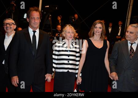 Chiara Mastroianni, die Regisseurin Claire Denis und Vincent Lindon bei der La Grande Bellezza Vorführung und Les Salauds Vorführung im Palais des Festivals im Rahmen des 66. Cannes Filmfestivals in Cannes, Frankreich am 21. Mai 2013. Foto von Nicolas Briquet/ABACAPRESS.COM Stockfoto