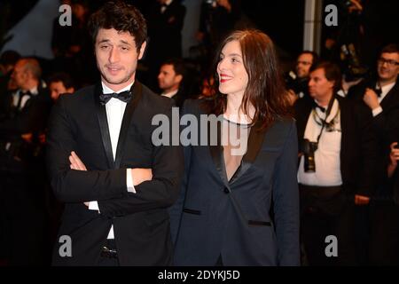 JEREMIE Elkaim, Valerie Donzelli Arriving at Only God Forgives Vorführung im Palais des Festivals im Rahmen des 66. Filmfestivals von Cannes, in Cannes, Südfrankreich, am 22. Mai 2013. Foto von Nicolas Briquet/ABACAPRESS.COM Stockfoto