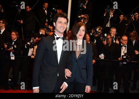 JEREMIE Elkaim, Valerie Donzelli Arriving at Only God Forgives Vorführung im Palais des Festivals im Rahmen des 66. Filmfestivals von Cannes, in Cannes, Südfrankreich, am 22. Mai 2013. Foto von Nicolas Briquet/ABACAPRESS.COM Stockfoto