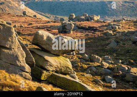 Die Woolpacks - zufällige, verwitterte Steinbrocken auf Kinder Scout, Peak District Stockfoto