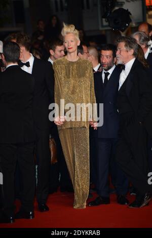 Tilda Swinton kommt zu der Vorführung "Only Lovers Left Alive", die am 25. Mai 2013 im Palais des Festivals in Cannes, Frankreich, im Rahmen der 66. Filmfestspiele von Cannes stattfand. Foto von Nicolas Briquet/ABACAPRESS.COM Stockfoto