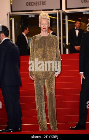 Tilda Swinton kommt zu der Vorführung "Only Lovers Left Alive", die am 25. Mai 2013 im Palais des Festivals in Cannes, Frankreich, im Rahmen der 66. Filmfestspiele von Cannes stattfand. Foto von Nicolas Briquet/ABACAPRESS.COM Stockfoto