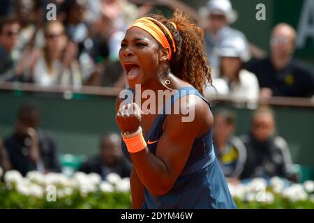 Die USA Serena Williams spielt die dritte Runde der French Tennis Open 2013 im Roland Garros Stadion, Paris, Frankreich am 2. Juni 2013. Foto von Henri Szwarc/ABACAPRESS.COM Stockfoto