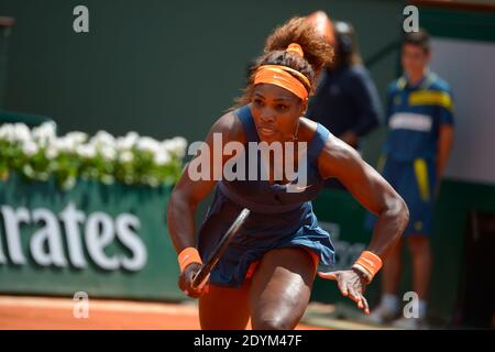 Die USA Serena Williams spielt die dritte Runde der French Tennis Open 2013 im Roland Garros Stadion, Paris, Frankreich am 2. Juni 2013. Foto von Henri Szwarc/ABACAPRESS.COM Stockfoto