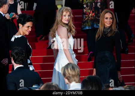 Arielle Dombasle, Farida Khelfa und Marisa Berenson bei der Vorführung von "Nebraska" im Palais des Festivals im Rahmen des 66. Filmfestivals von Cannes in Cannes, Frankreich, am 23. Mai 2013. Foto von Nicolas Genin/ABACAPRESS.COM Stockfoto