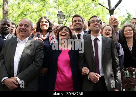 Die stellvertretende Pariser Bürgermeisterin und sozialistische Kandidatin für die Bürgermeisterwahlen 2014, Anne Hidalgo, stellt sich mit ihrem neu angekündigten Wahlkampfteam Jean-Louis Missika, Bruno Julliard, Myriam El Khomri und Remi Feraud am 4. Juni 2013 in Paris, Frankreich. Foto von Stephane Lemouton/ABACAPRESS.COM Stockfoto