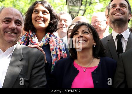 Die stellvertretende Pariser Bürgermeisterin und sozialistische Kandidatin für die Bürgermeisterwahlen 2014, Anne Hidalgo, stellt sich mit ihrem neu angekündigten Wahlkampfteam Jean-Louis Missika, Bruno Julliard, Myriam El Khomri und Remi Feraud am 4. Juni 2013 in Paris, Frankreich. Foto von Stephane Lemouton/ABACAPRESS.COM Stockfoto