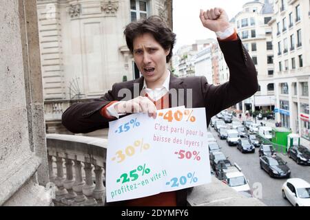 "Jeudi Noir"-Aktivisten protestieren am 12. Juni 2013 im FNAIM-Hauptquartier in der Rue du Faubourg Saint-Honore in Paris gegen die Immobiliensteuer. Foto von Audrey Poree/ABACAPRESS.COM Stockfoto