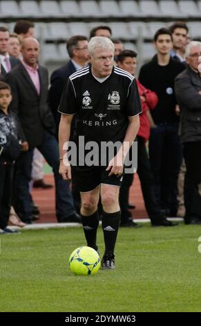 Luis Fernandez lors du match de Football de bienfaisance, opposant le Varietes Club De France et la sélection repépublicaine composee de ministres, anciens ministres et deputes au Stade Charlety, Paris, France le 25 juin 2013. Les fonds récoltes seront reverses au Service d'Hematologie et ONCOLOGIE-Pediatrique de l'Hopital Trousseau dirige par le Professeur Guy Leveger. Foto Jerome Domine/ABACAPRESS.COM Stockfoto