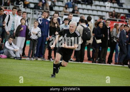 Luis Fernandez lors du match de Football de bienfaisance, opposant le Varietes Club De France et la sélection repépublicaine composee de ministres, anciens ministres et deputes au Stade Charlety, Paris, France le 25 juin 2013. Les fonds récoltes seront reverses au Service d'Hematologie et ONCOLOGIE-Pediatrique de l'Hopital Trousseau dirige par le Professeur Guy Leveger. Foto Jerome Domine/ABACAPRESS.COM Stockfoto