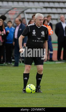 Luis Fernandez lors du match de Football de bienfaisance, opposant le Varietes Club De France et la sélection repépublicaine composee de ministres, anciens ministres et deputes au Stade Charlety, Paris, France le 25 juin 2013. Les fonds récoltes seront reverses au Service d'Hematologie et ONCOLOGIE-Pediatrique de l'Hopital Trousseau dirige par le Professeur Guy Leveger. Foto Jerome Domine/ABACAPRESS.COM Stockfoto