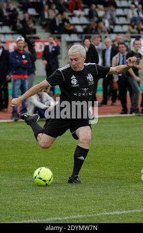 Luis Fernandez lors du match de Football de bienfaisance, opposant le Varietes Club De France et la sélection repépublicaine composee de ministres, anciens ministres et deputes au Stade Charlety, Paris, France le 25 juin 2013. Les fonds récoltes seront reverses au Service d'Hematologie et ONCOLOGIE-Pediatrique de l'Hopital Trousseau dirige par le Professeur Guy Leveger. Foto Jerome Domine/ABACAPRESS.COM Stockfoto