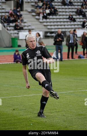 Luis Fernandez lors du match de Football de bienfaisance, opposant le Varietes Club De France et la sélection repépublicaine composee de ministres, anciens ministres et deputes au Stade Charlety, Paris, France le 25 juin 2013. Les fonds récoltes seront reverses au Service d'Hematologie et ONCOLOGIE-Pediatrique de l'Hopital Trousseau dirige par le Professeur Guy Leveger. Foto Jerome Domine/ABACAPRESS.COM Stockfoto