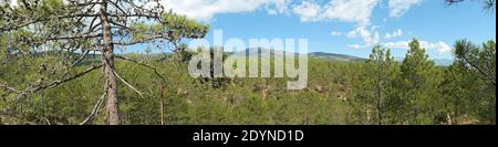 Panoramablick auf sierra de guadarrama, la jarosa, madrid, spanien. Stockfoto