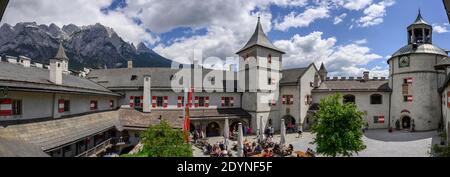 Innenhof der Burg Hohenwerfen, Werfen, Salzburg, Österreich Stockfoto