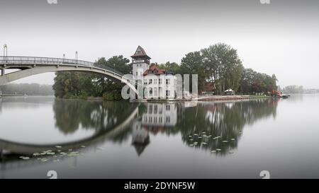 Die Abteibrücke verbindet Berlin Treptow Koepenick über die Spree mit der Insel der Jugend, Alt-Treptow, Berlin Stockfoto