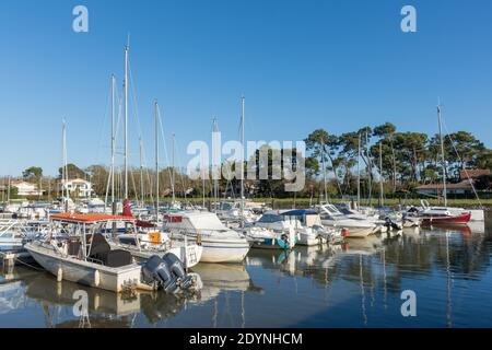 Arcachon Bay, Frankreich. Die kleine Marina Taussat, in Lanton bei Cap Ferret Stockfoto