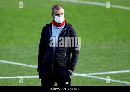 Lezama, Spanien. 26. Dezember 2020 Coach Gaizka Garitano des Athletic Club während der Trainingseinheit Athletic Club Bilbao in Lezama Sportanlagen. Stockfoto