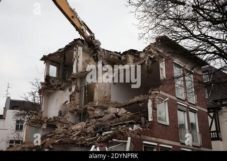 Abriss der ehemaligen Baustelle der Zürcher Versicherungsgesellschaft in der Riehler Straße, Köln. Abriss des bisherigen Buerogebaeudeareal Stockfoto