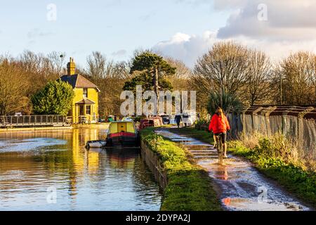 Spazieren Sie entlang des Flusses Lea von Ware nach Great Amwell Naturschutzgebiet Stockfoto