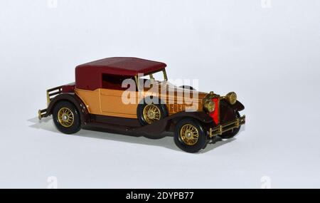 Spielzeug Diecast Modellauto 1930 Packard Victoria ein Matchbox-Produkt von Lesney mit weißem Hintergrund. Stockfoto