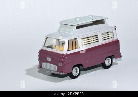 Spielzeug Diecast Modell eines Comer Campervan ein Corgi Spielzeug Produkt mit weißem Hintergrund Stockfoto