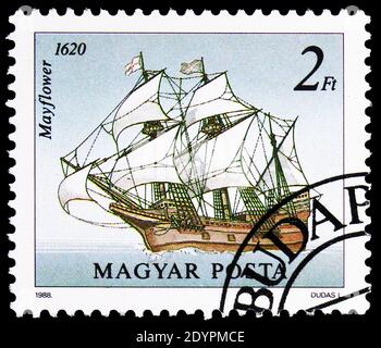 MOSKAU, RUSSLAND - 19. AUGUST 2019: Die in Ungarn gedruckte Briefmarke zeigt Mayflower, Ships (1988) Serie, um 1988 Stockfoto