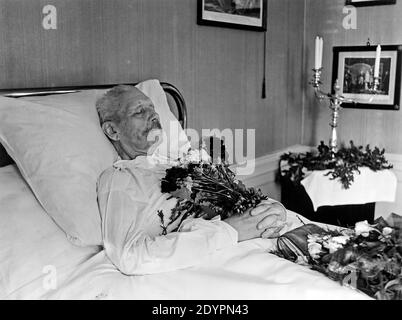 Paul von Hindenburg auf seinem Sterbebett, 02. August 1934, Herrenhaus Neudeck, Deutschland, heute Polen Stockfoto