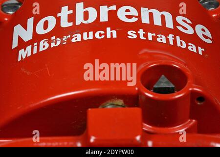 Notbremse von der deutschen Bahn oder Straßenbahn Stockfoto