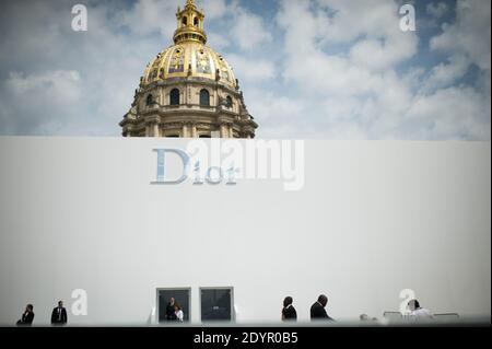 Atmosphäre vor Christian Dior Haute Couture Herbst-Winter 2013-2014 Modenschau, die am 1. Juli 2013 im Hotel National des Invalides in Paris, Frankreich, stattfand. Foto von Christophe Guibbaud/ABACAPRESS.COM Stockfoto