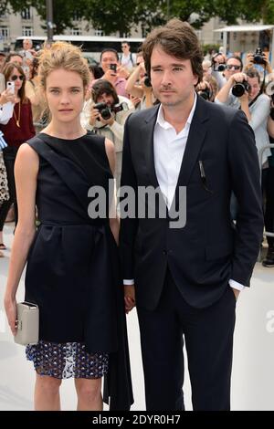 Natalia Vodianova und Antoine Arnault kommen am 1. Juli 2013 bei der Herbst-Winter 2013-2014 Fashion Show von Christian Dior Haute Couture in Paris an. Foto von Nicolas Briquet/ABACAPRESS.COM Stockfoto