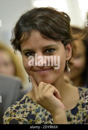 Der Minister für Frauenrechte und Regierungssprecher Najat Vallaud-Belkacem wird am 5. Juli 2013 beim Besuch von Präsident Francois Hollande in Tunis, Tunesien, zu sehen sein. Hollande, dessen zweitägige Reise nach Tunesien die erste eines französischen Präsidenten seit der Revolution im Januar 2011 ist, die den altgedienten starken Mann und ehemaligen französischen Verbündeten Zine El Abidine Ben Ali verdrängte, sprach ermutigende Worte für das islamistisch regierte Land aus. Foto von Mousse/ABACAPRESS.COM Stockfoto