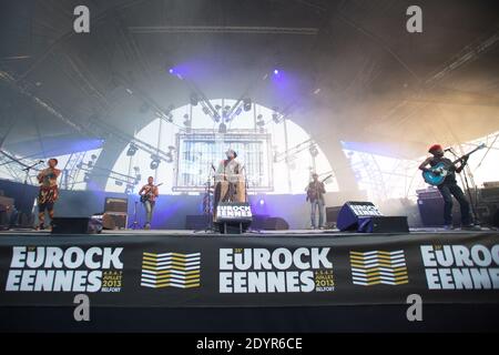 Jupiter & (und) Okwess Int. tritt am 5. Juli 2013 beim Eurockeennes Music Festival in Belfort, Frankreich, auf. Foto von Romain Boe/ABACAPRESS.COM Stockfoto