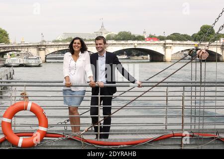 Bruno Julliard und Myriam El Khomri, die Sprecher der Kandidatin der Sozialistischen Partei für die Pariser Bürgermeisterwahl 2014, Anne Hidalgo, posieren am 11. Juli 2013 in Paris, Frankreich. Foto von Stephane Lemouton/ABACAPRESS.COM Stockfoto