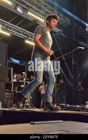 Eiffel spielt live während des Soirs d'Ete Musikfestivals des 3. OUI FM Radiosenders am Place de la Republique in Paris, Frankreich, am 12. Juli 2013. Foto von Thierry Plessis/ABACAPRESS.COM Stockfoto