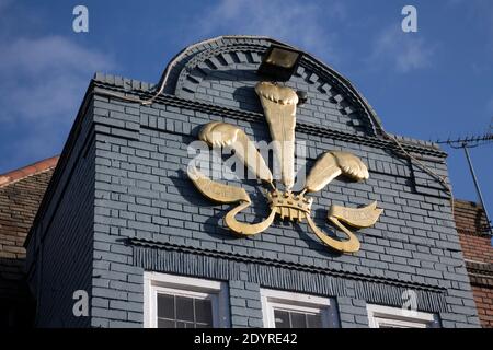 Das Federpflaume-Schild, Stratford Road, Shirley, West Midlands, England, Großbritannien Stockfoto