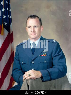 Edward Higgins White II (14. November 1930 – 27. Januar 1967) war ein amerikanischer Luftfahrtingenieur, Offizier der US-Luftwaffe, Testpilot und NASA-Astronaut. Stockfoto