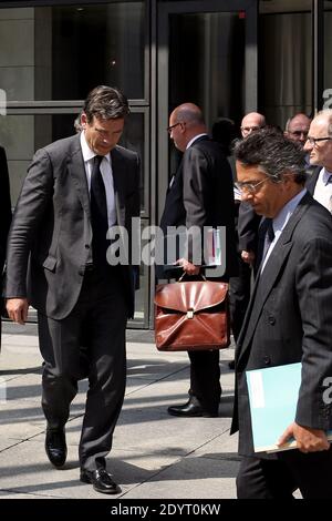 Der französische Minister für industrielle Erneuerung Arnaud Montebourg verlässt das Land am Ende des ersten Treffens der französischen Führer ausländischer Unternehmen am 27. August 2013 in Paris. Foto von Stephane Lemouton/ABACAPRESS.COM Stockfoto