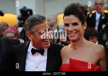 George Clooney und Sandra Bullock bei der Premiere „Gravity“, die am 28. August 2013 das 70. Internationale Filmfestival von Venedig (Mostra) auf der Insel Lido in Venedig eröffnet. Foto von Aurore Marechal/ABACAPRESS.COM Stockfoto