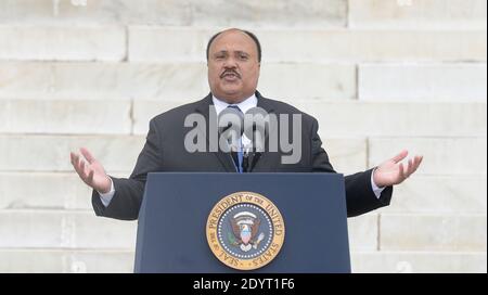 Martin Luther King III hält Bemerkungen bei der "Let Freedom Ring"-Zeremonie zum Gedenken an den 50. Jahrestag des Marsches auf Washington für Jobs und Freiheit am Lincoln Memorial auf der National Mall in Washington, DC, USA, am 28. August 2013. Foto von Olivier Douliery/ABACAPRESS.COM Stockfoto