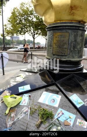 Blick auf die Freiheitsflamme, die zu einem inoffiziellen Denkmal für Prinzessin Diana geworden ist, ist vor dem 16. Todestag in der Nähe des Unfallortes im Tunnel Pont de l'Alma in Paris am 29. August 2013 zu sehen. Foto von Mousse/ABACAPRESS.COM Stockfoto