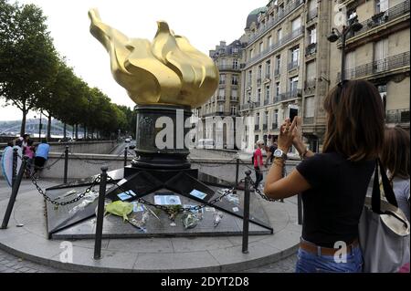 Blick auf die Freiheitsflamme, die zu einem inoffiziellen Denkmal für Prinzessin Diana geworden ist, ist vor dem 16. Todestag in der Nähe des Unfallortes im Tunnel Pont de l'Alma in Paris am 29. August 2013 zu sehen. Foto von Mousse/ABACAPRESS.COM Stockfoto