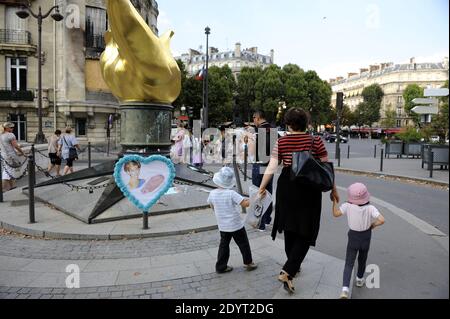 Blick auf die Freiheitsflamme, die zu einem inoffiziellen Denkmal für Prinzessin Diana geworden ist, ist vor dem 16. Todestag in der Nähe des Unfallortes im Tunnel Pont de l'Alma in Paris am 29. August 2013 zu sehen. Foto von Mousse/ABACAPRESS.COM Stockfoto