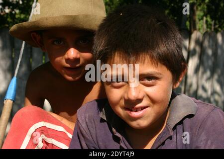 Zigeuner (Rroma/ Romani) Jungen in Rumänien Stockfoto