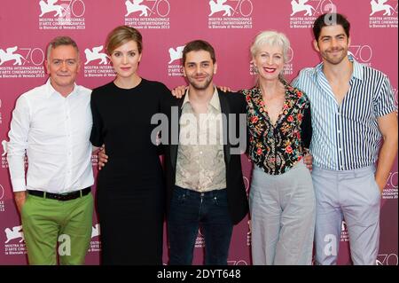 Der kanadische Autor Michel Marc Bouchard, Evelyne Brochu, der kanadische Regisseur Xavier Dolan, Lise Roy und Pierre-Yves Cardinal bei der Fotokall "Tom a la Ferme" während des 70. Internationalen Filmfestivals von Venedig am 2. September 2013 im Palazzo del Casino in Venedig. Foto von Nicolas Genin/ABACAPRESS.COM Stockfoto