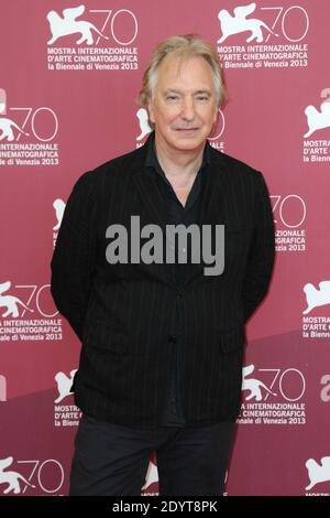 Alan Rickman beim Fotocall für den Film 'Une Promesse' während des 70. Internationalen Filmfestivals Mostra in Venedig, Lido Island, Italien, am 04. September 2013. Foto von Aurore Marechal/ABACAPRESS.COM Stockfoto