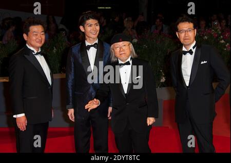 Haruma Miura, japanischer Mangaka/Autor Leiji Matsumoto und Shinji Aramaki bei der Premiere von "Harlock Space Pirate 3D" während des 70. Internationalen Filmfestivals von Venedig, das am 3. September 2013 im Sala Grande in Venedig, Italien, stattfand. Foto von Nicolas Genin/ABACAPRESS.COM Stockfoto